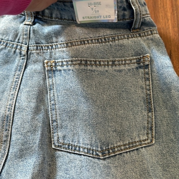 NWT Tinseltown Ripped Hi-Rise Straight Leg Distressed Darling Wash Jeans Size 9 - Picture 3 of 12